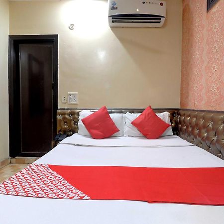 Oyo Flagship 81569 The Red Rose Inn New Delhi Exteriör bild