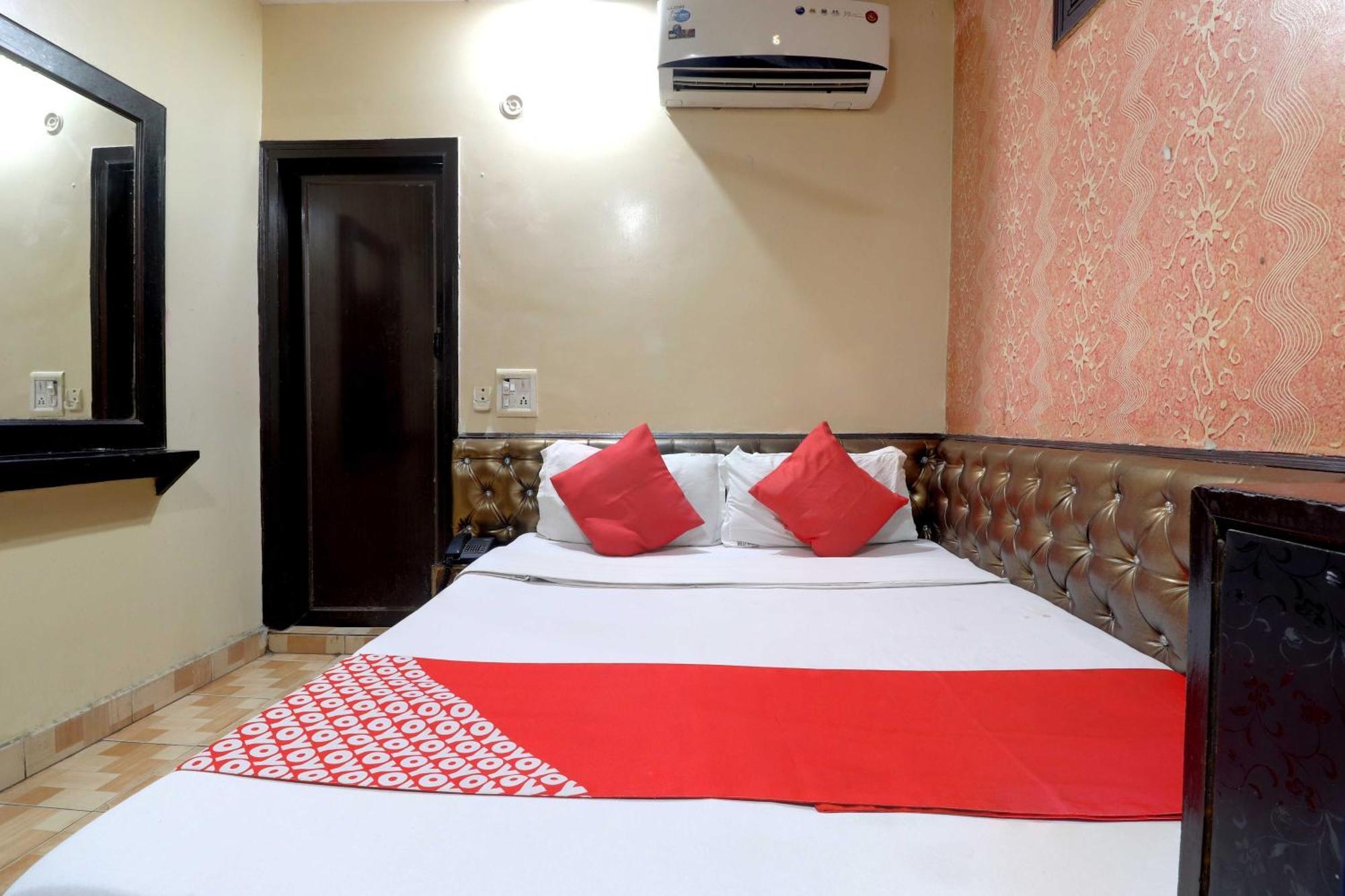 Oyo Flagship 81569 The Red Rose Inn New Delhi Exteriör bild