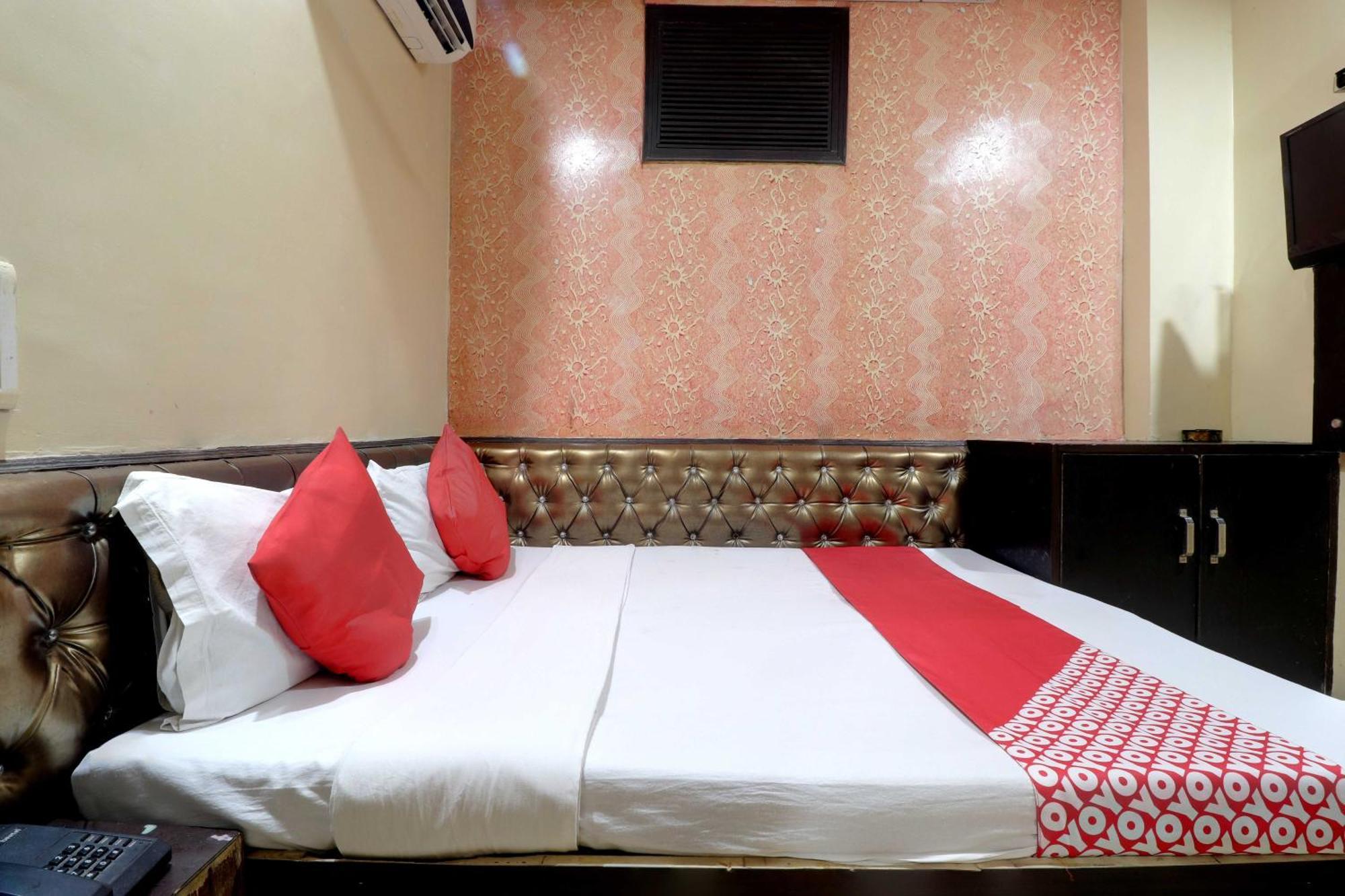Oyo Flagship 81569 The Red Rose Inn New Delhi Exteriör bild